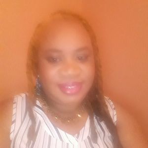 Meet your Posher, Connie